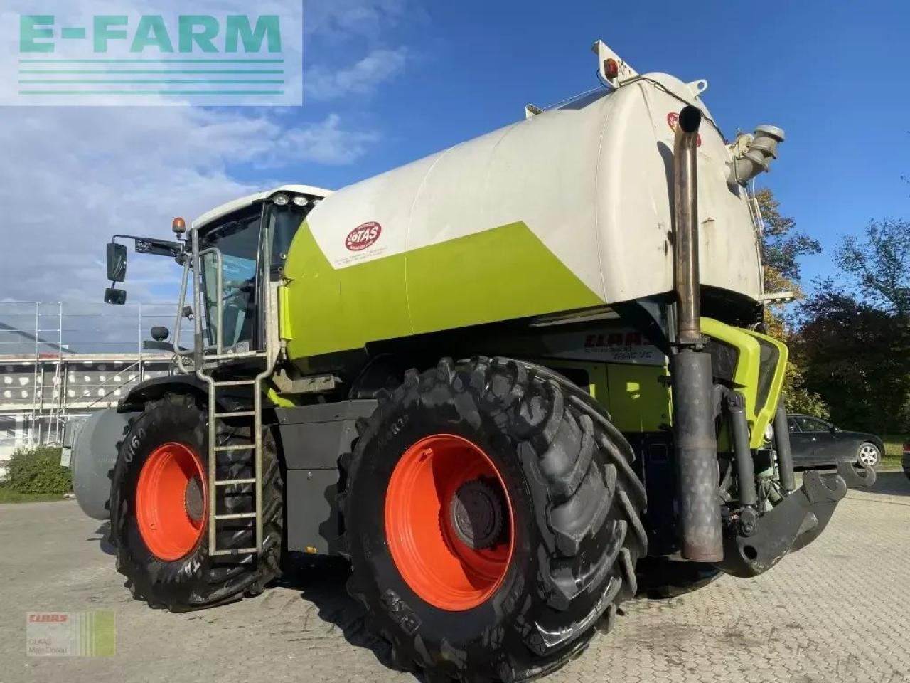 CLAAS xerion 3800 trac vc mit gülleaufbau sgt TRAC VC - Kendi yürür ilaçlama makinesi: fotoğraf 3 CLAAS xerion 3800 trac vc mit gülleaufbau sgt TRAC VC - Kendi yürür ilaçlama makinesi: fotoğraf 3