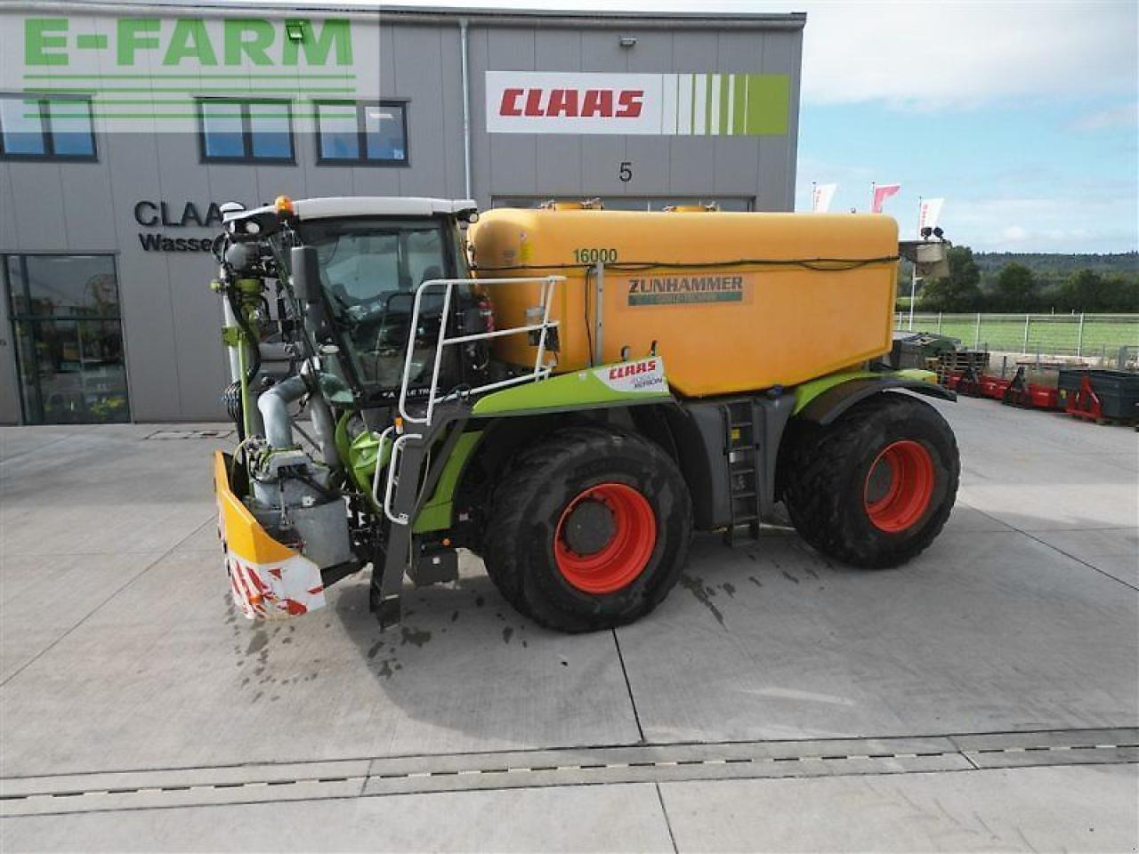 CLAAS xerion 4000 saddle trac SADDLE TRAC - Traktör: fotoğraf 2 CLAAS xerion 4000 saddle trac SADDLE TRAC - Traktör: fotoğraf 2