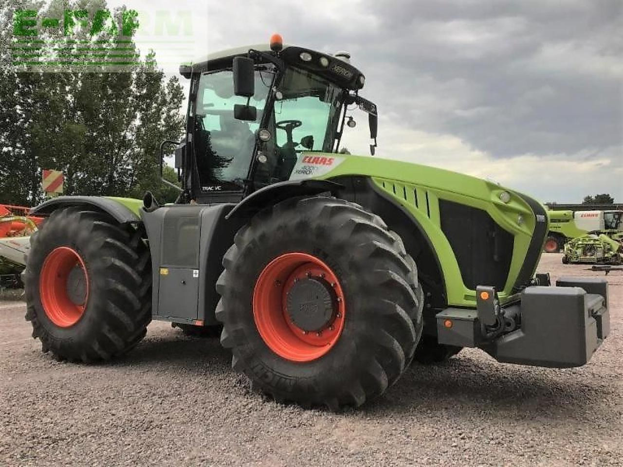 CLAAS xerion 4000 trac vc TRAC VC - Traktör: fotoğraf 3 CLAAS xerion 4000 trac vc TRAC VC - Traktör: fotoğraf 3