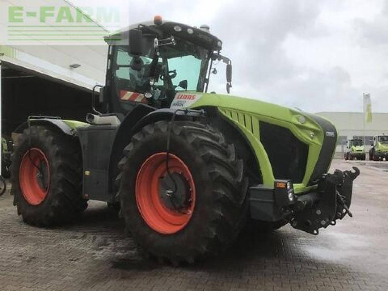 CLAAS xerion 4200 trac vc TRAC VC - Traktör: fotoğraf 2 CLAAS xerion 4200 trac vc TRAC VC - Traktör: fotoğraf 2