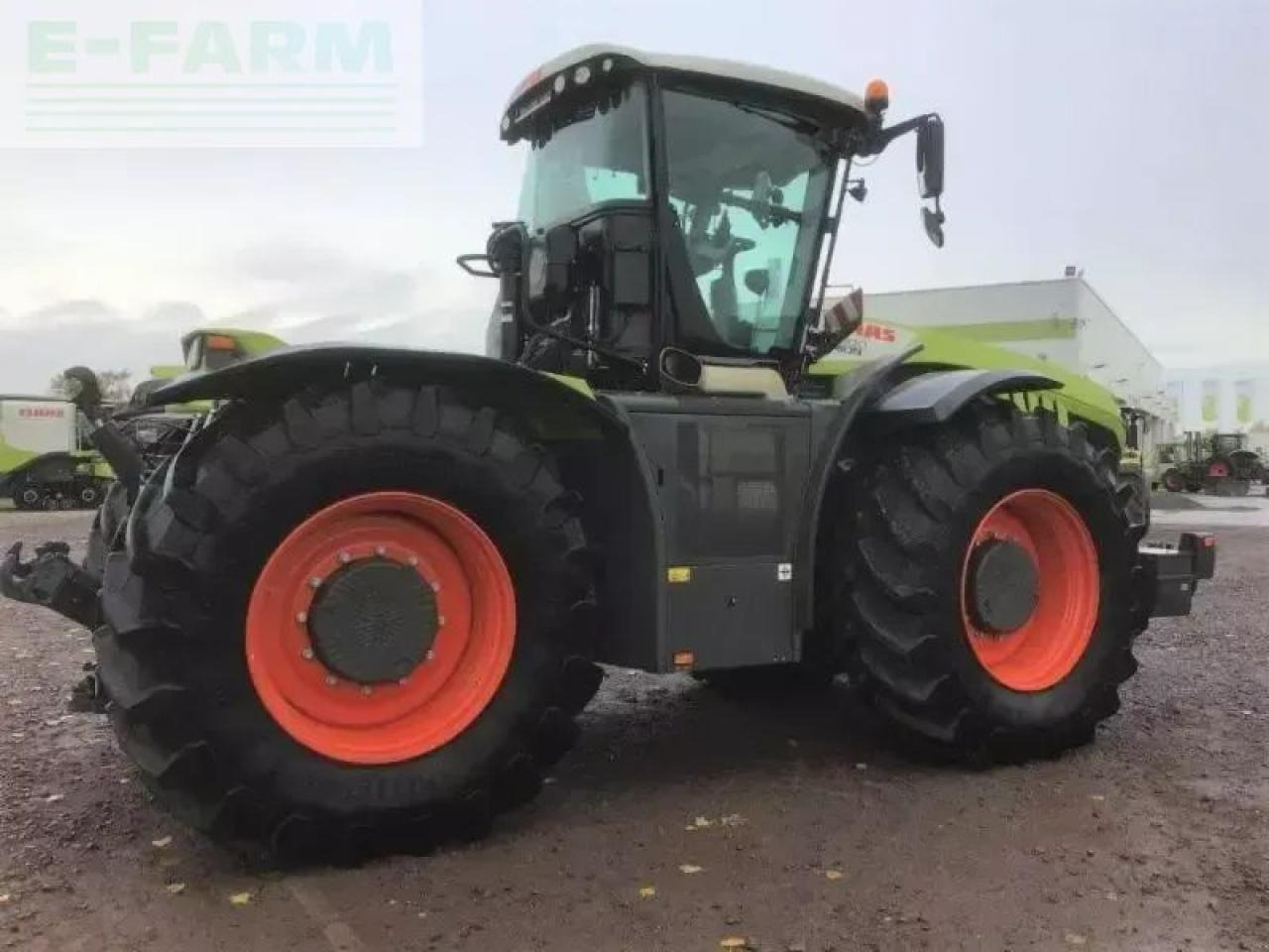 CLAAS xerion 4200 trac vc TRAC VC - Traktör: fotoğraf 5 CLAAS xerion 4200 trac vc TRAC VC - Traktör: fotoğraf 5