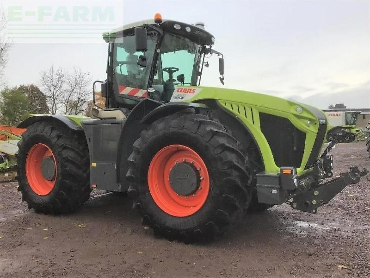 CLAAS xerion 4200 trac vc TRAC VC - Traktör: fotoğraf 4 CLAAS xerion 4200 trac vc TRAC VC - Traktör: fotoğraf 4