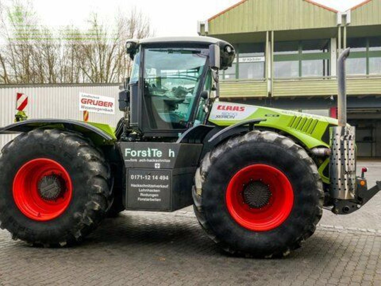 CLAAS xerion 4500 trac vc TRAC VC - Traktör: fotoğraf 4 CLAAS xerion 4500 trac vc TRAC VC - Traktör: fotoğraf 4