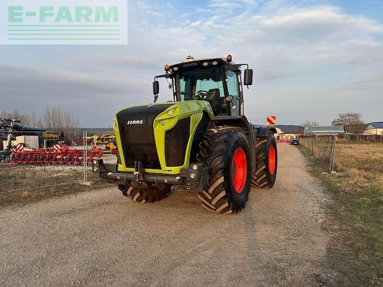 CLAAS xerion 5000 trac vc TRAC VC - Traktör: fotoğraf 1 CLAAS xerion 5000 trac vc TRAC VC - Traktör: fotoğraf 1