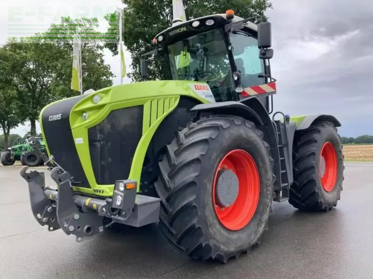 CLAAS xerion 5000 trac vc TRAC VC - Traktör: fotoğraf 1 CLAAS xerion 5000 trac vc TRAC VC - Traktör: fotoğraf 1