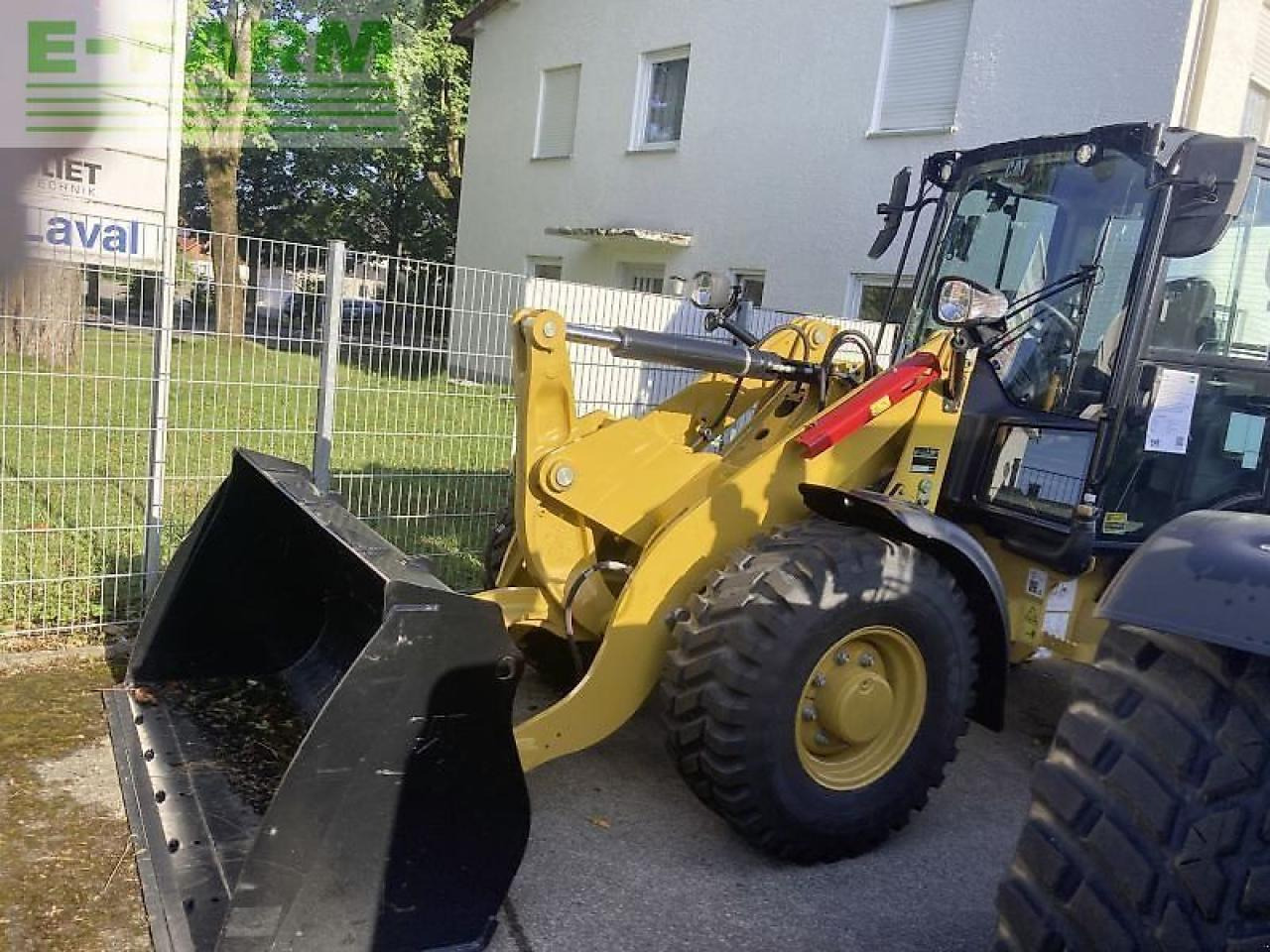 Caterpillar cat 906-14 - Mini ekskavatör: fotoğraf 1 Caterpillar cat 906-14 - Mini ekskavatör: fotoğraf 1