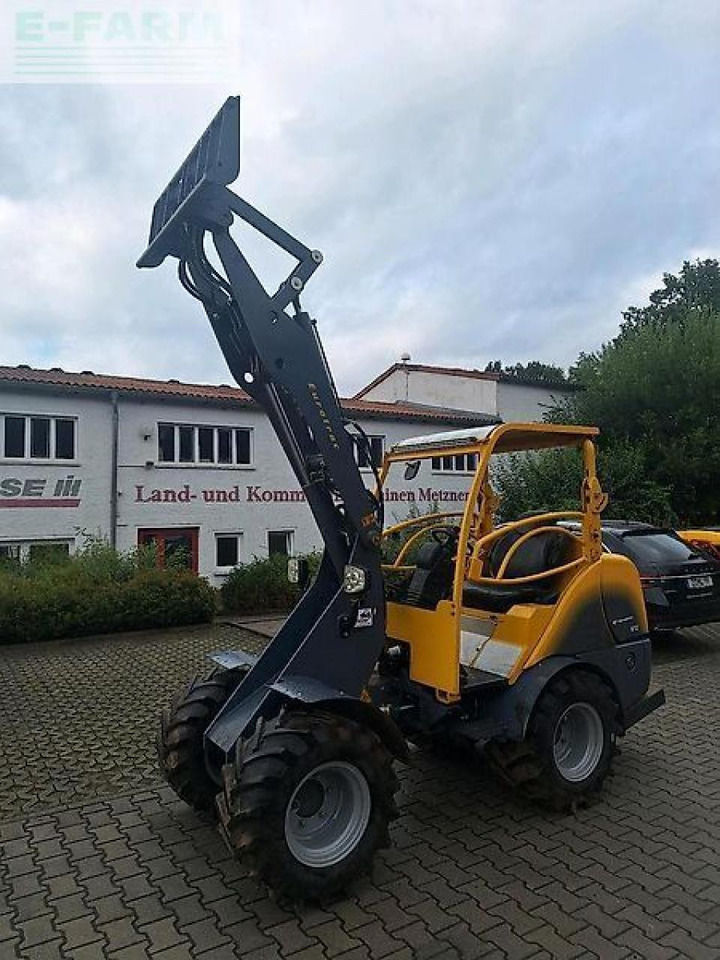 Eurotrac w12s-2 hoflader radlader lader euroaufnahme 820/w12s - Mini ekskavatör: fotoğraf 2 Eurotrac w12s-2 hoflader radlader lader euroaufnahme 820/w12s - Mini ekskavatör: fotoğraf 2