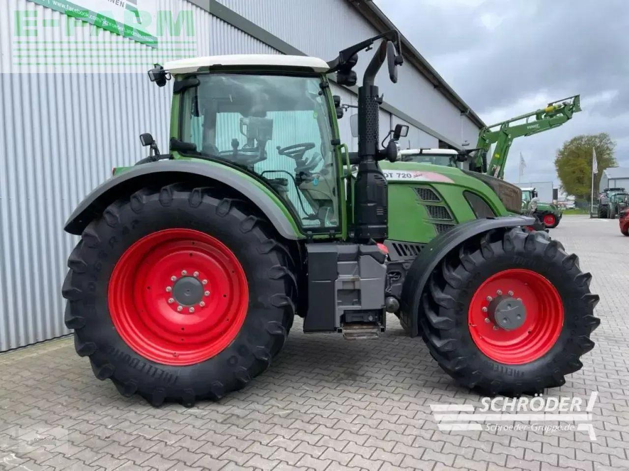 Fendt 720 vario s4 profi plus - Traktör: fotoğraf 2 Fendt 720 vario s4 profi plus - Traktör: fotoğraf 2