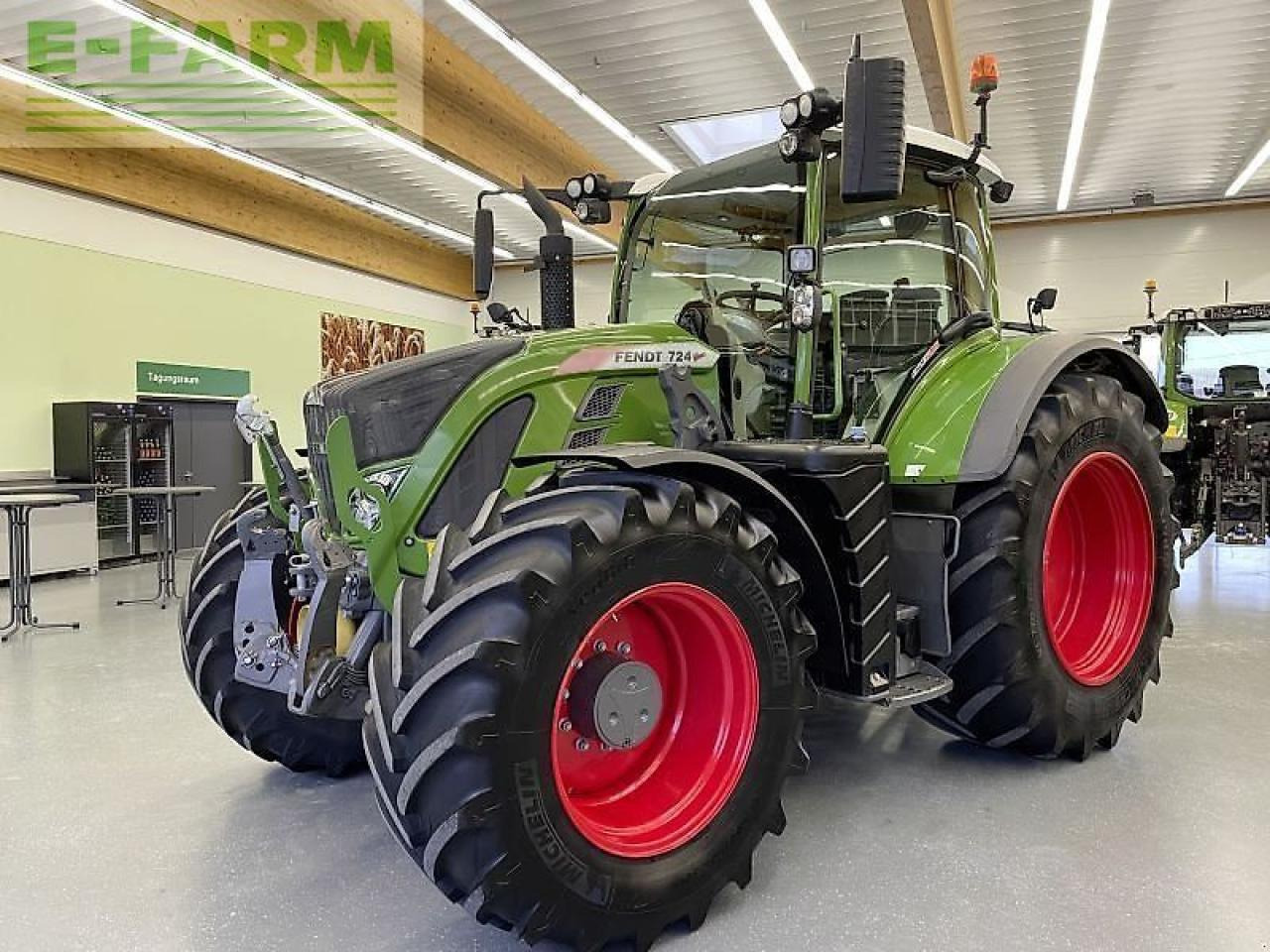 Fendt 724 s4 profi+, motorschaden - Traktör: fotoğraf 1 Fendt 724 s4 profi+, motorschaden - Traktör: fotoğraf 1
