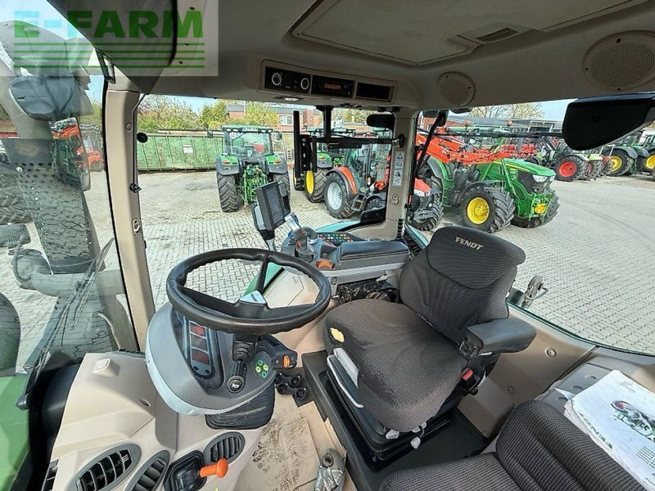 Traktör Fendt 724 vario: fotoğraf 15 Traktör Fendt 724 vario: fotoğraf 15