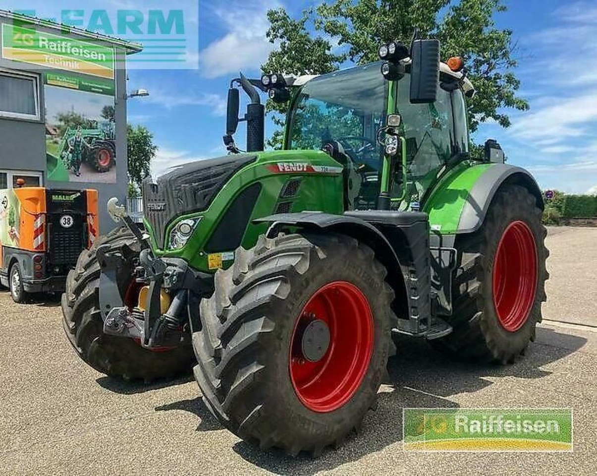 Fendt 724 vario - Traktör: fotoğraf 1 Fendt 724 vario - Traktör: fotoğraf 1