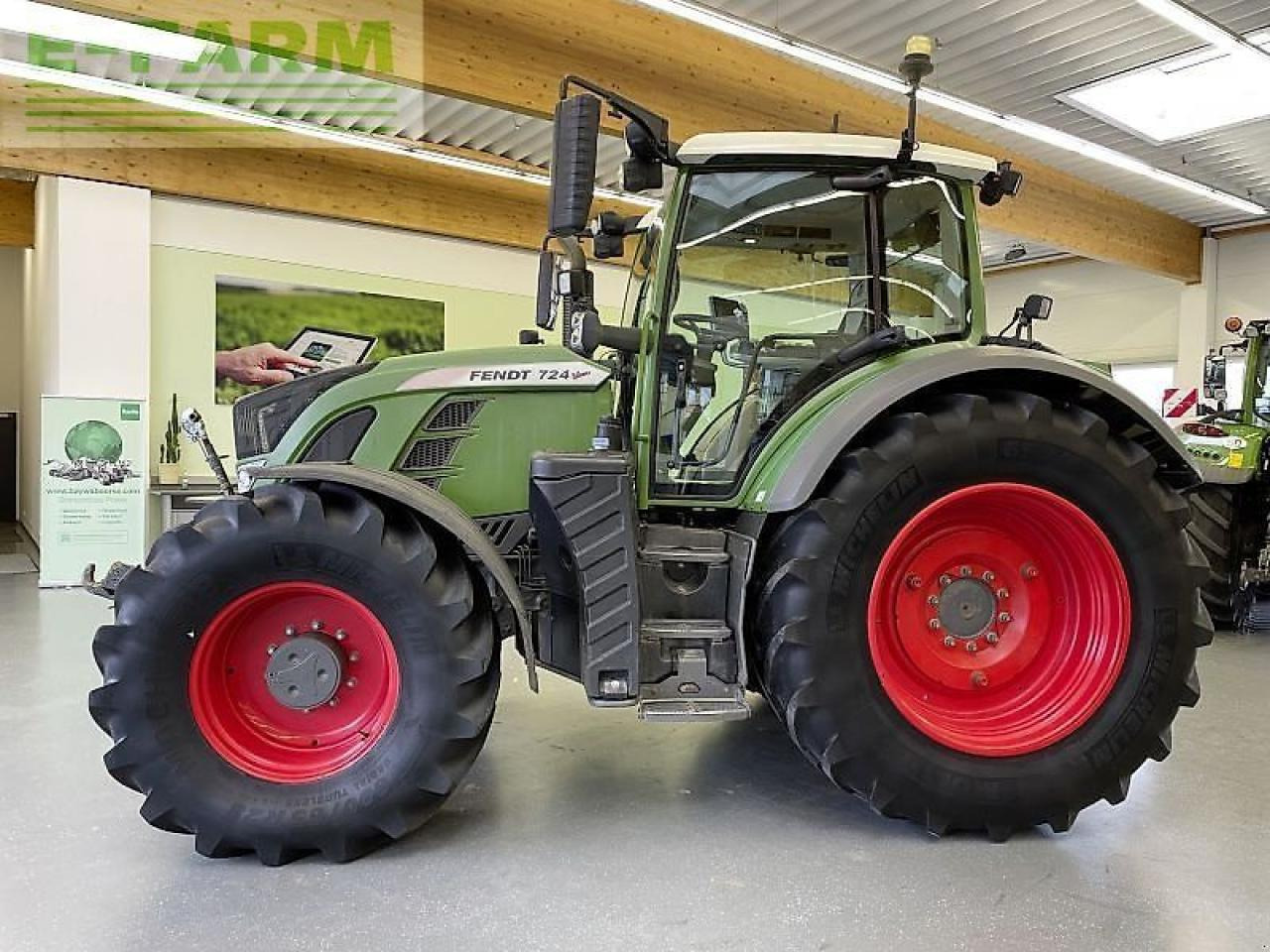 Fendt 724 vario s4 profi plus - Traktör: fotoğraf 2 Fendt 724 vario s4 profi plus - Traktör: fotoğraf 2
