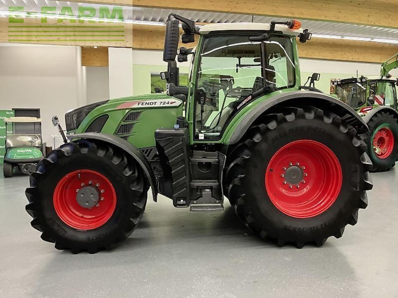 Fendt 724 vario s4 profi plus - Traktör: fotoğraf 2 Fendt 724 vario s4 profi plus - Traktör: fotoğraf 2