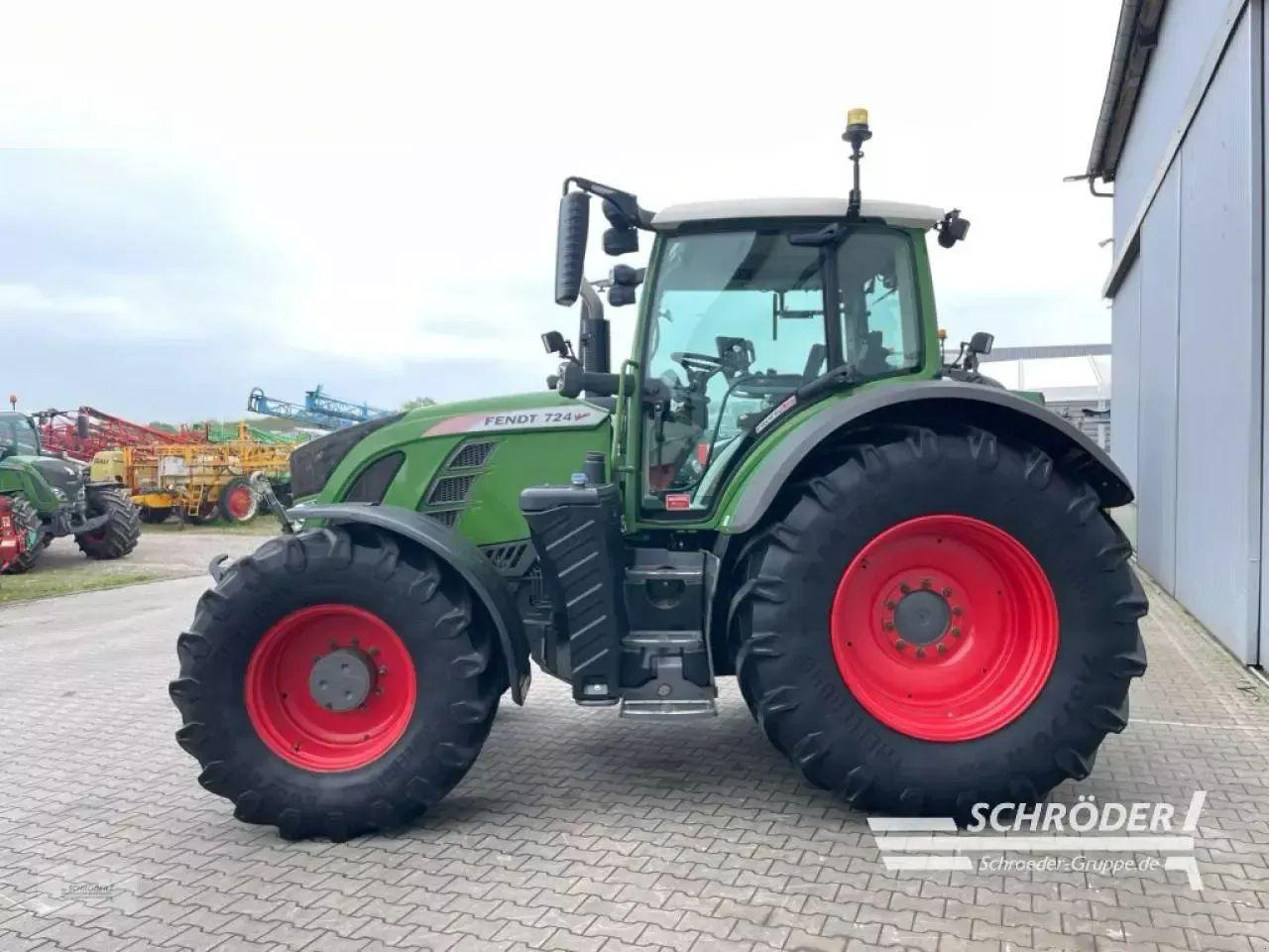 Fendt 724 vario s4 profi plus ProfiPlus - Traktör: fotoğraf 4 Fendt 724 vario s4 profi plus ProfiPlus - Traktör: fotoğraf 4
