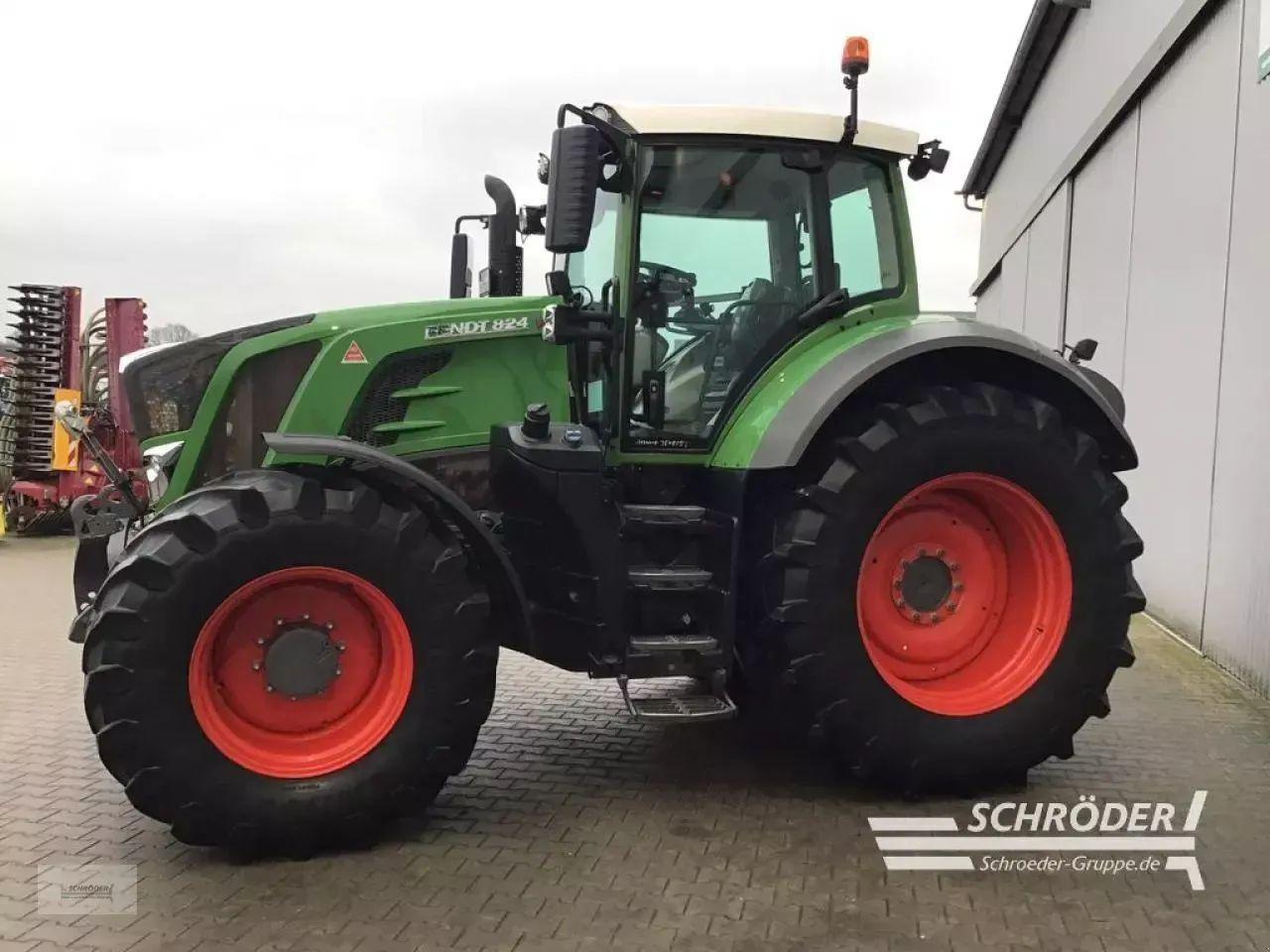 Fendt 824 s4 profi plus - Traktör: fotoğraf 4 Fendt 824 s4 profi plus - Traktör: fotoğraf 4
