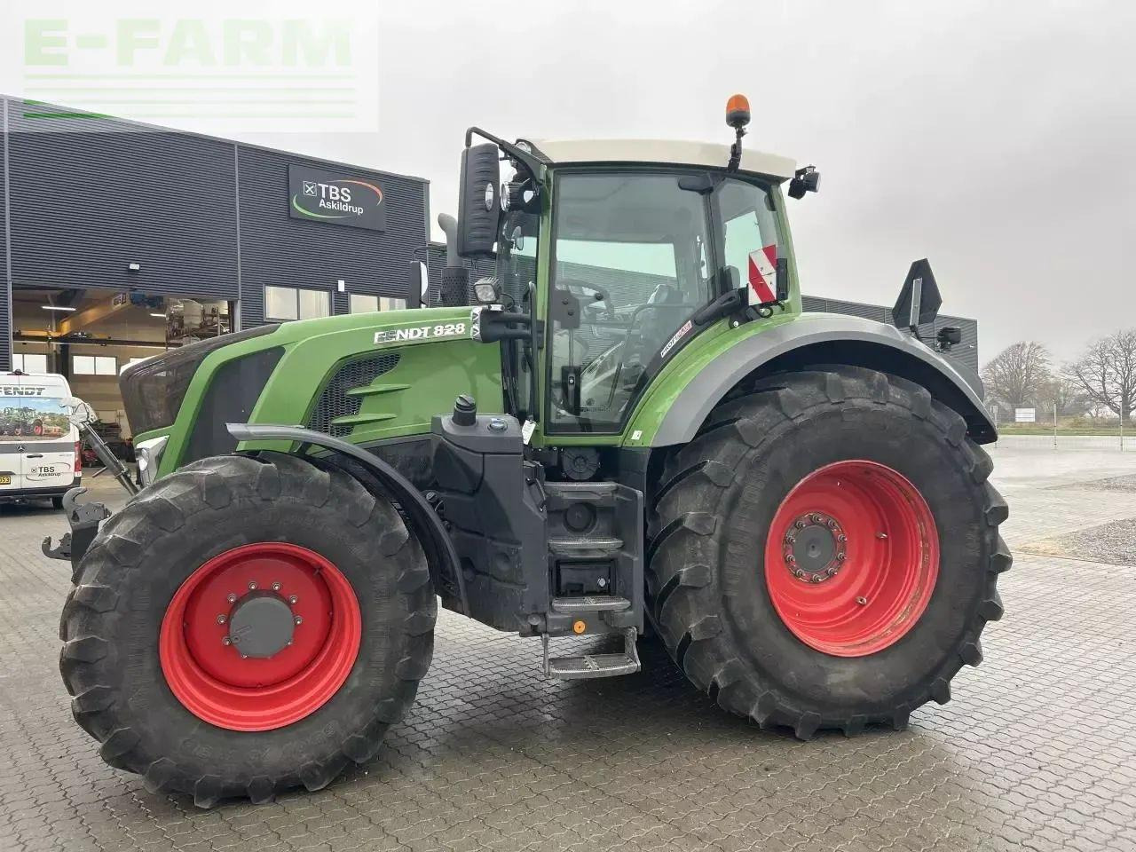 Fendt 828 vario s4 - Traktör: fotoğraf 1 Fendt 828 vario s4 - Traktör: fotoğraf 1