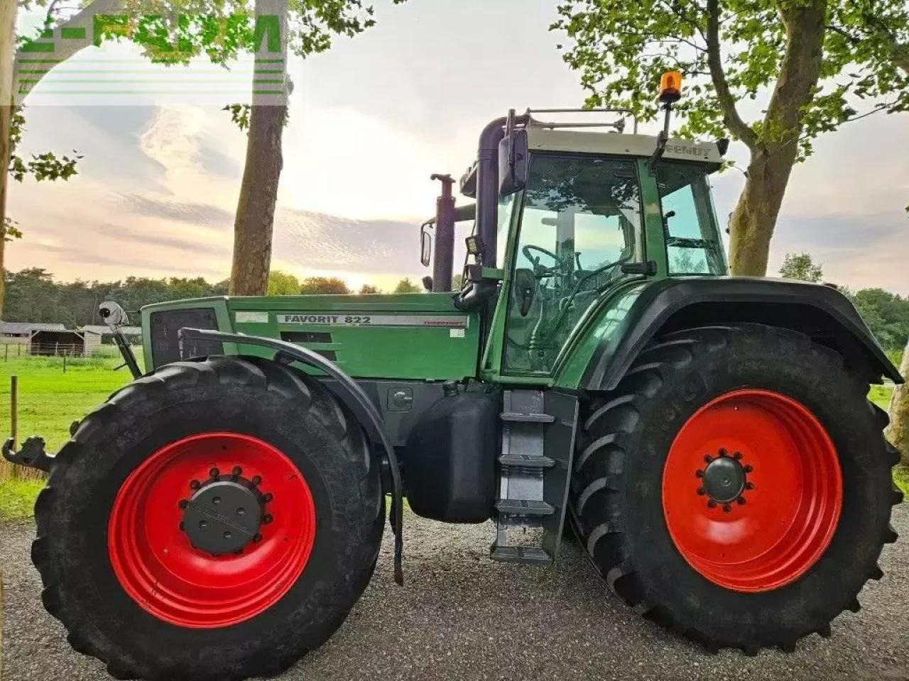 Fendt favorit 822 turboshift ( 816 818 824 ) - Traktör: fotoğraf 3 Fendt favorit 822 turboshift ( 816 818 824 ) - Traktör: fotoğraf 3
