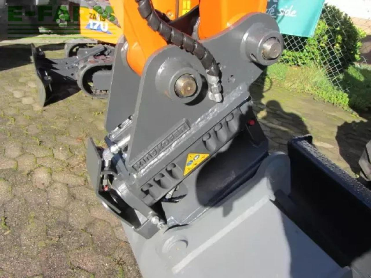 Hitachi zx 33 u-6 - Mini ekskavatör: fotoğraf 2 Hitachi zx 33 u-6 - Mini ekskavatör: fotoğraf 2