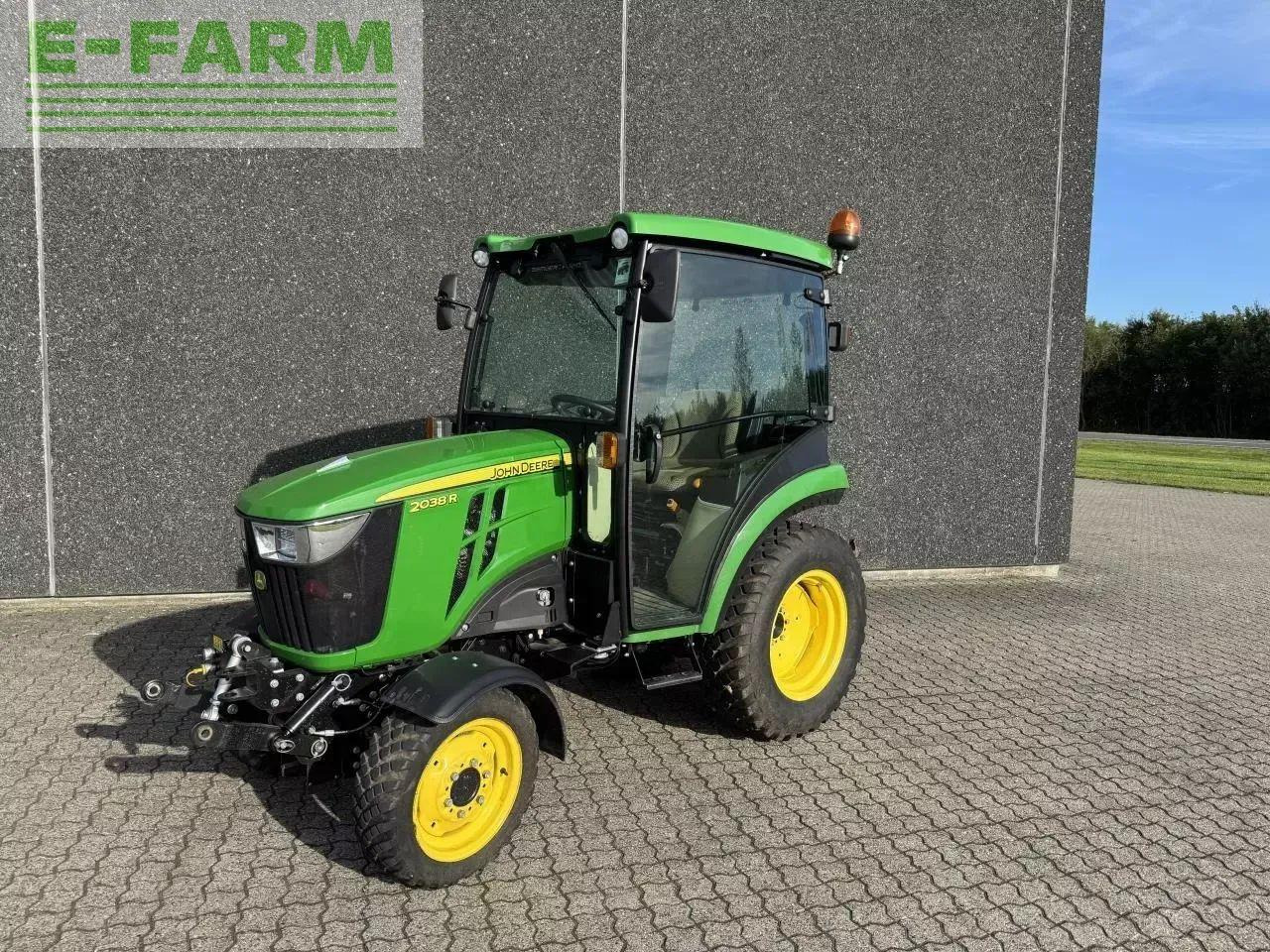 Traktör John Deere 2038r: fotoğraf 7
