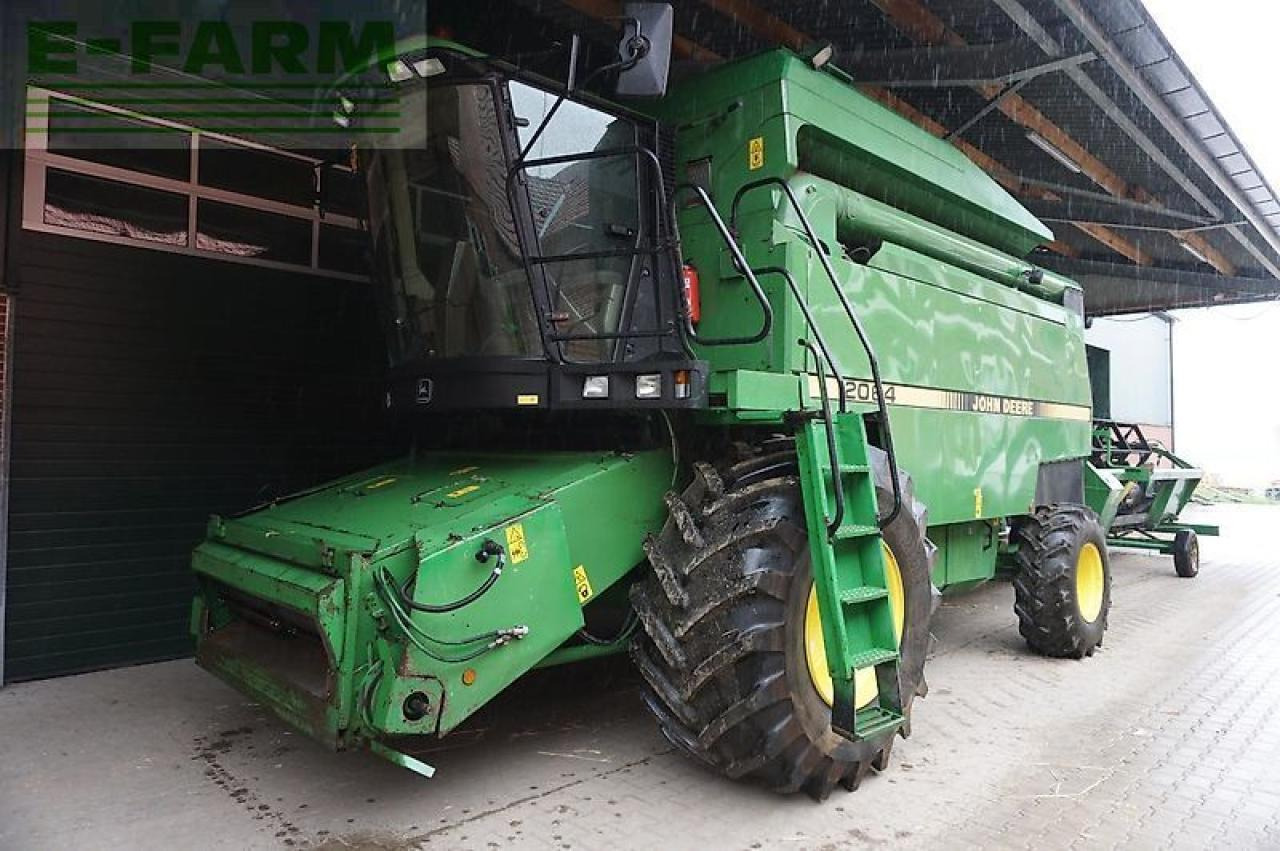 John Deere 2064 + 820 schneidwerk - Biçerdöver: fotoğraf 3 John Deere 2064 + 820 schneidwerk - Biçerdöver: fotoğraf 3