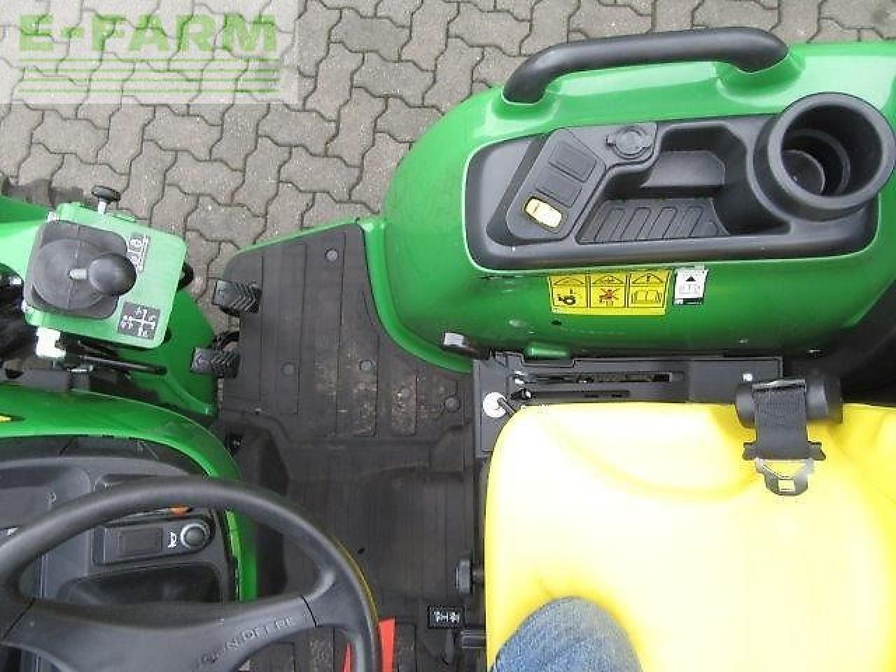 John Deere 3038e 300e - Traktör: fotoğraf 2 John Deere 3038e 300e - Traktör: fotoğraf 2