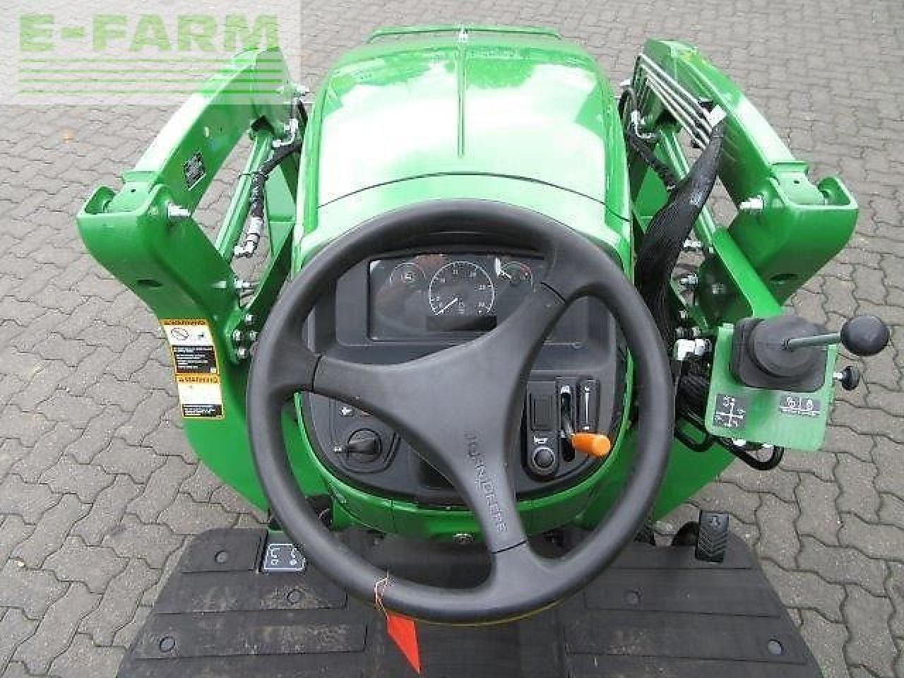 John Deere 3038e 300e - Traktör: fotoğraf 4 John Deere 3038e 300e - Traktör: fotoğraf 4