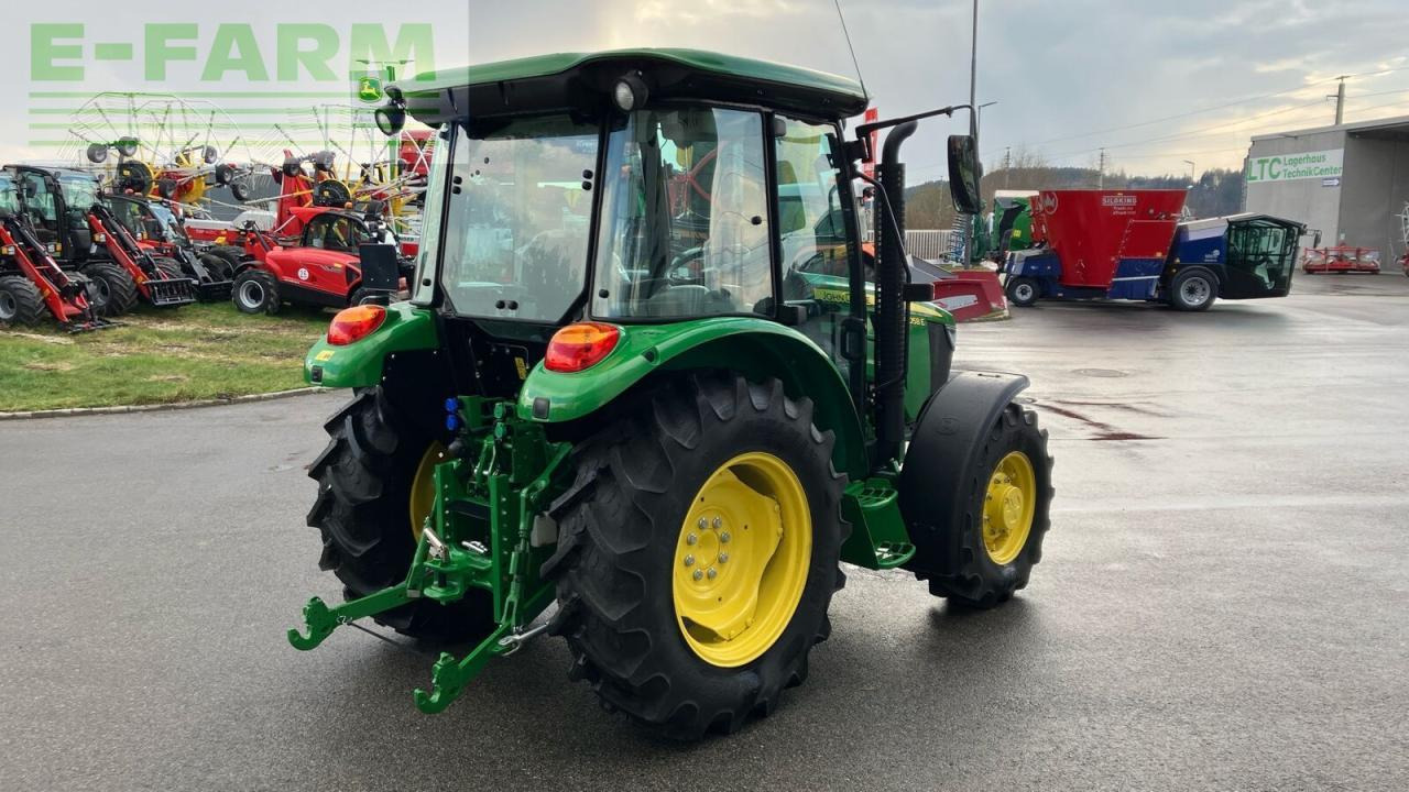 John Deere 5058e - Traktör: fotoğraf 3 John Deere 5058e - Traktör: fotoğraf 3