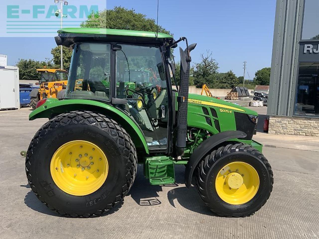John Deere 5075e tractor (st23600) - Traktör: fotoğraf 1 John Deere 5075e tractor (st23600) - Traktör: fotoğraf 1