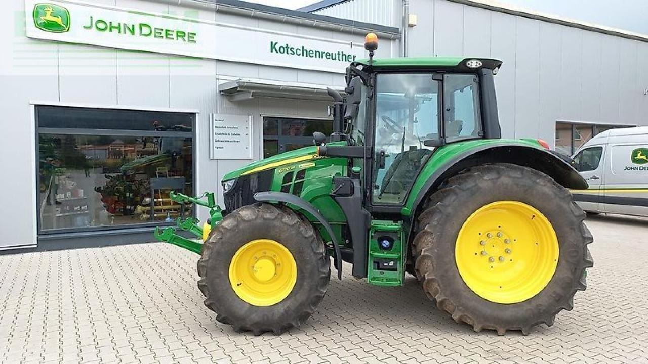 John Deere 6120m - Traktör: fotoğraf 2 John Deere 6120m - Traktör: fotoğraf 2