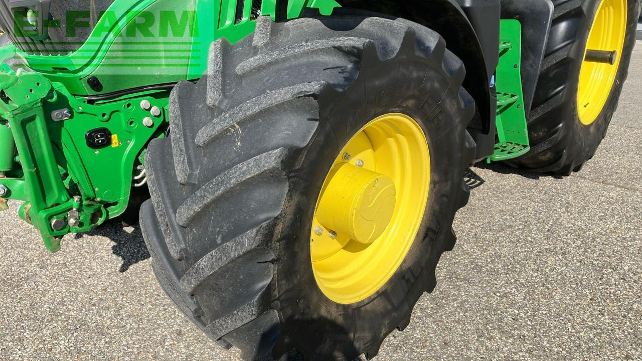 Traktör John Deere 6155R: fotoğraf 9