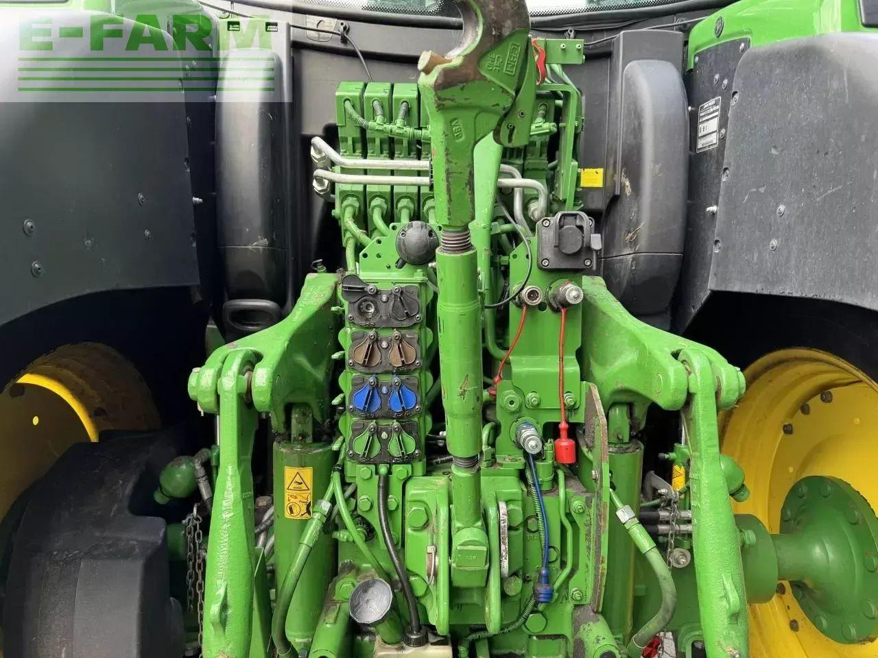 John Deere 6215r - Traktör: fotoğraf 3 John Deere 6215r - Traktör: fotoğraf 3