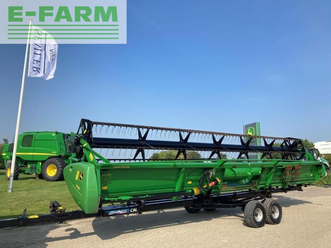 John Deere 630r - Biçerdöver tablası: fotoğraf 1 John Deere 630r - Biçerdöver tablası: fotoğraf 1