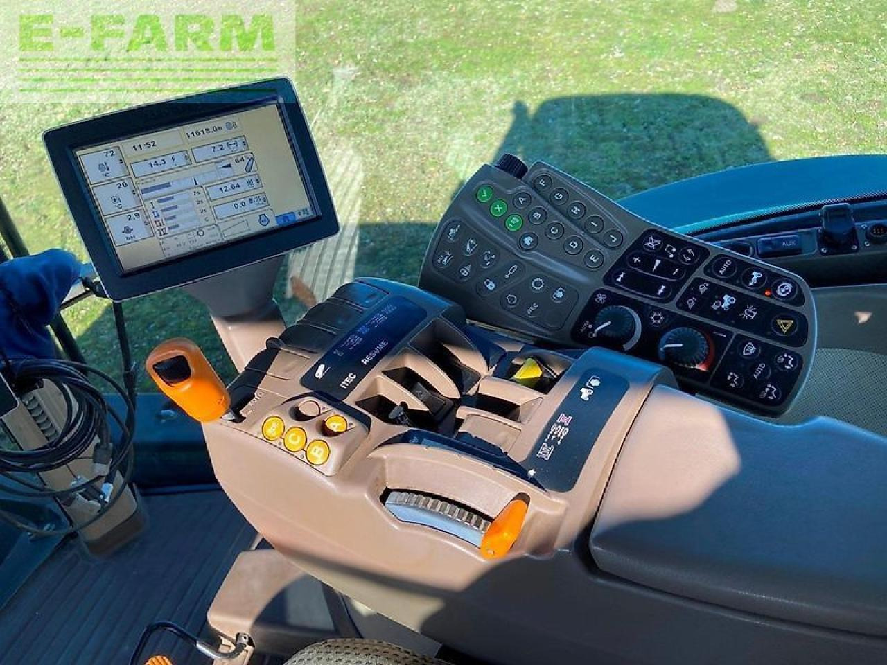 Traktör John Deere 7230r: fotoğraf 37