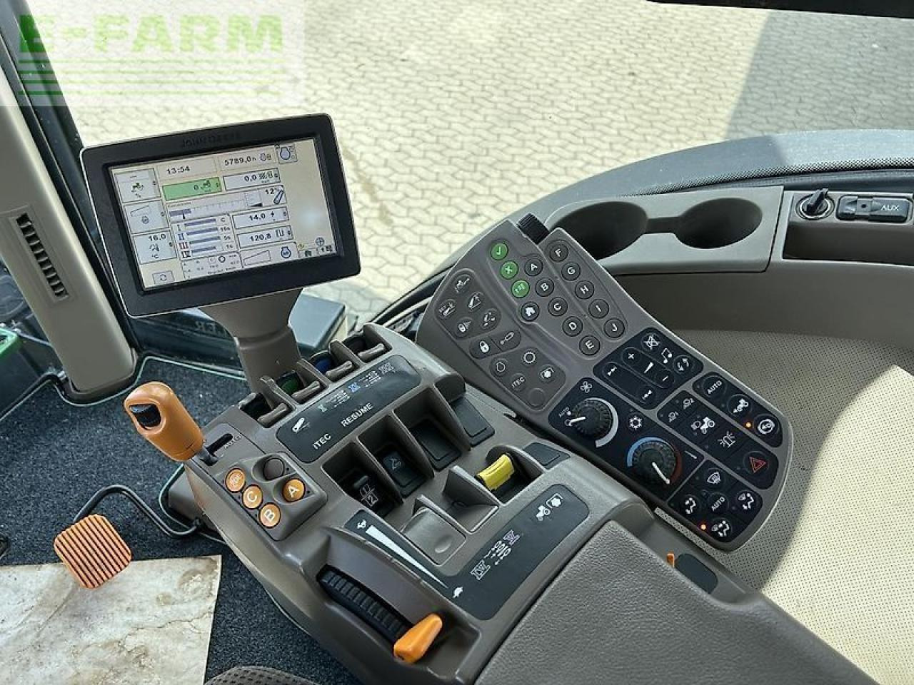 John Deere 7230r - Traktör: fotoğraf 3 John Deere 7230r - Traktör: fotoğraf 3