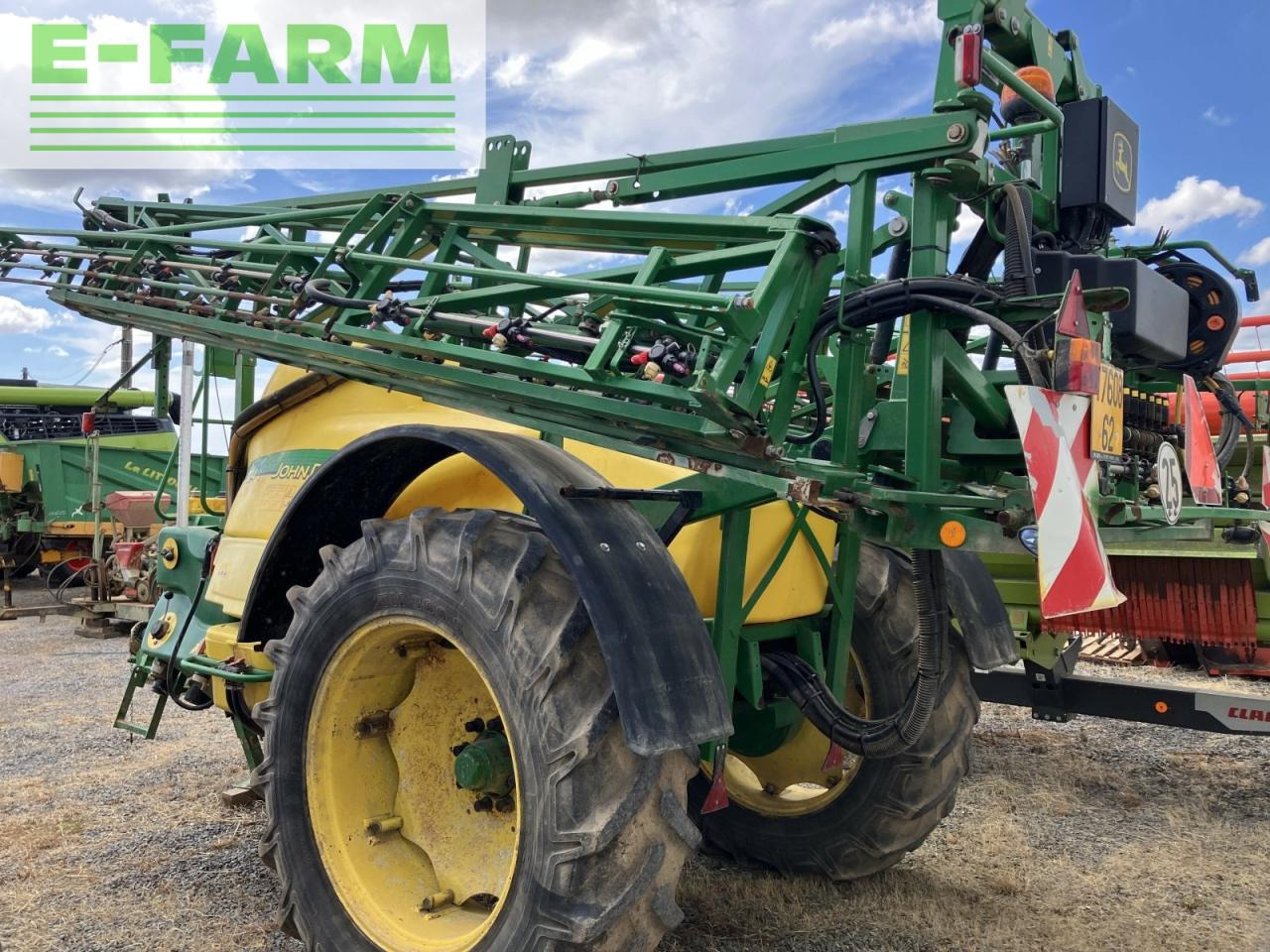 John Deere 724 - Çekilir pülverizatör: fotoğraf 4 John Deere 724 - Çekilir pülverizatör: fotoğraf 4