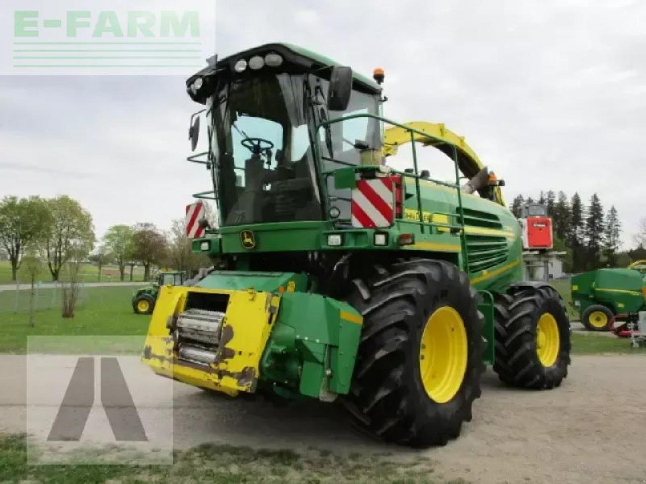John Deere 7350i - Silaj makinesi: fotoğraf 5 John Deere 7350i - Silaj makinesi: fotoğraf 5