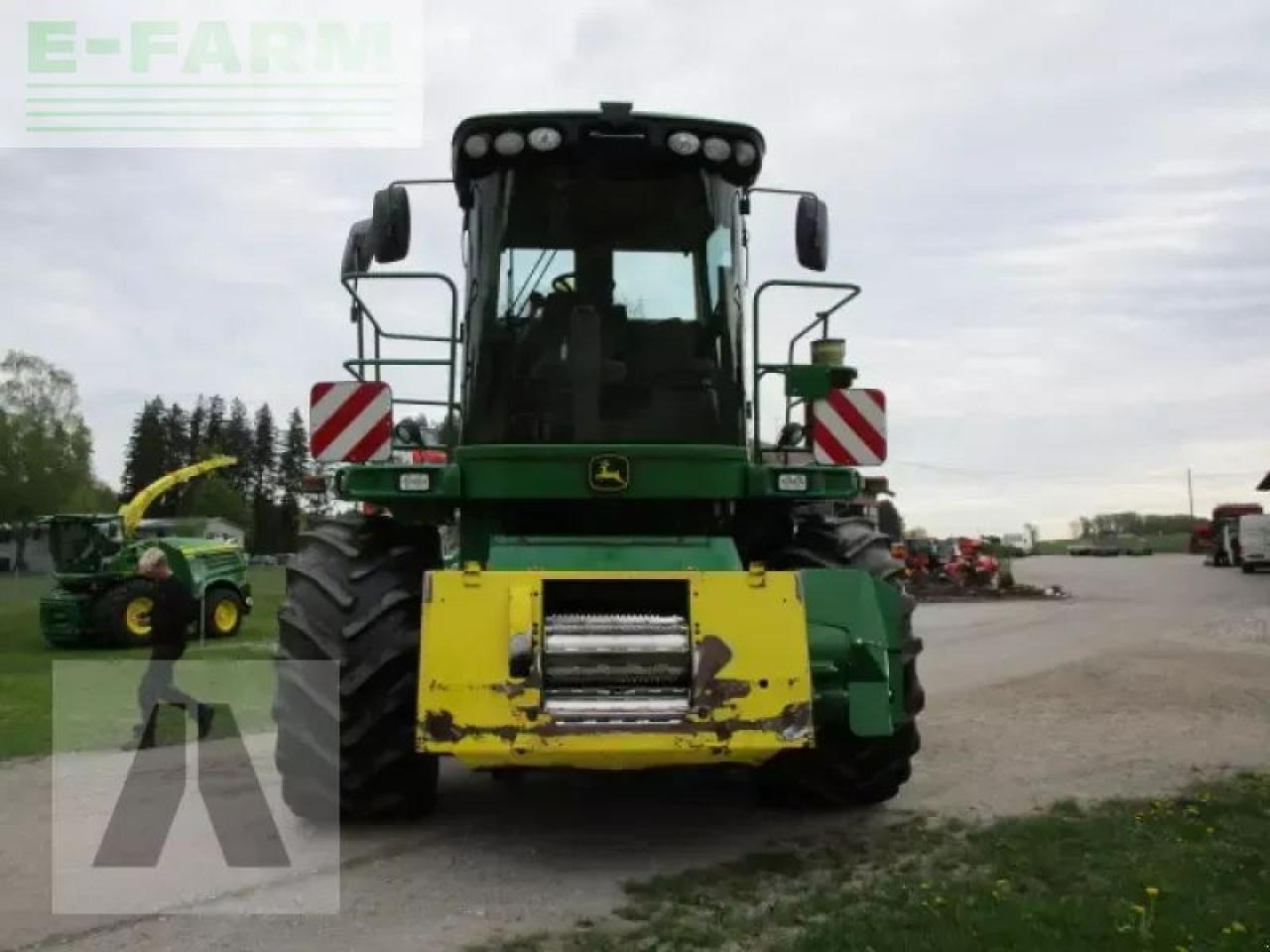 John Deere 7350i - Silaj makinesi: fotoğraf 3 John Deere 7350i - Silaj makinesi: fotoğraf 3