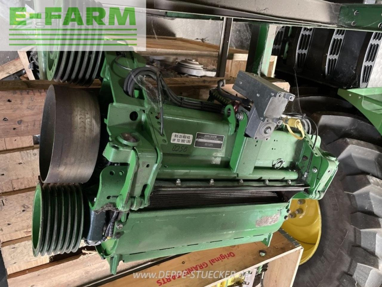 John Deere 8500i - Silaj makinesi: fotoğraf 2 John Deere 8500i - Silaj makinesi: fotoğraf 2