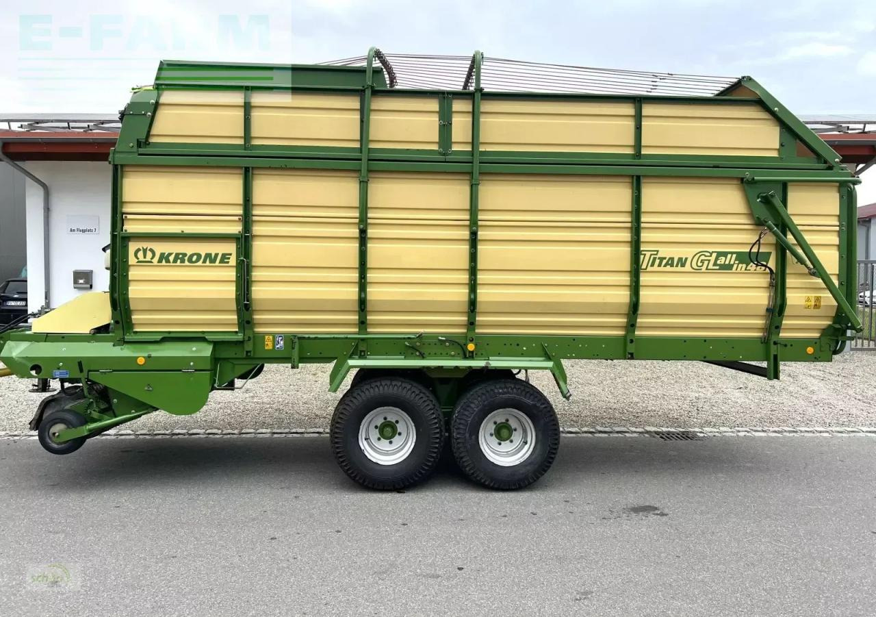 Krone titan 6/48 gl all in - ein großer schwingen-ladewagen mit druckluftbremse - Silaj römorku: fotoğraf 2 Krone titan 6/48 gl all in - ein großer schwingen-ladewagen mit druckluftbremse - Silaj römorku: fotoğraf 2