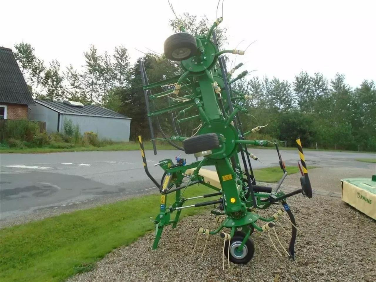 Krone vendro 900 - Ot toplama tırmığı: fotoğraf 3 Krone vendro 900 - Ot toplama tırmığı: fotoğraf 3