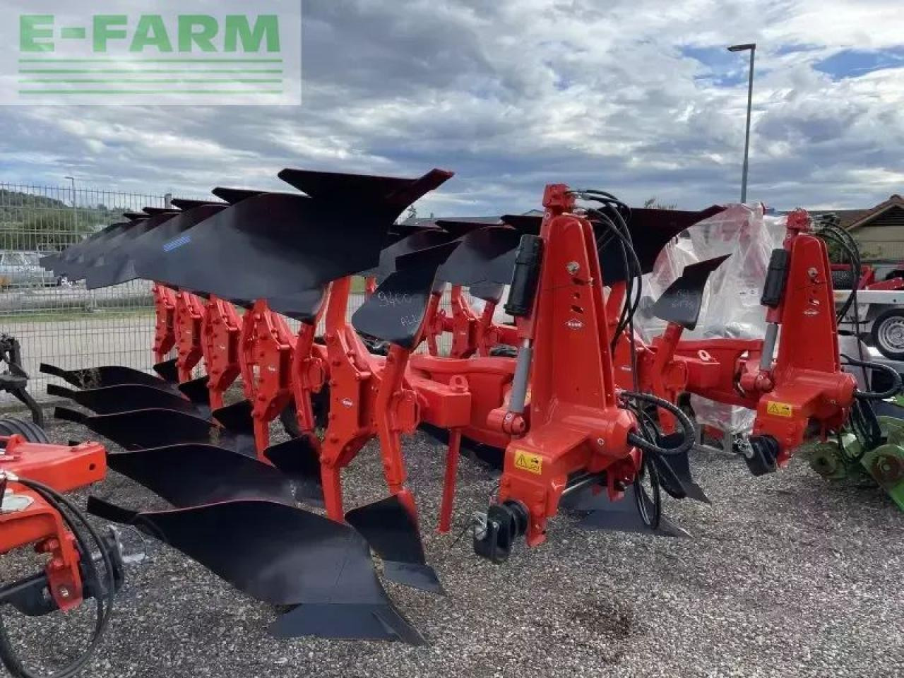 Kuhn varimaster 153 4e5t - Pulluk: fotoğraf 1 Kuhn varimaster 153 4e5t - Pulluk: fotoğraf 1