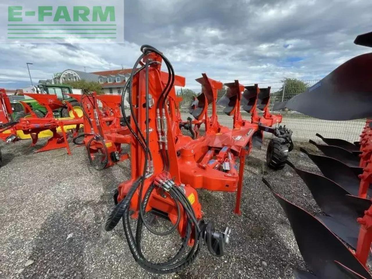 Kuhn varimaster 153 4e5t - Pulluk: fotoğraf 2 Kuhn varimaster 153 4e5t - Pulluk: fotoğraf 2