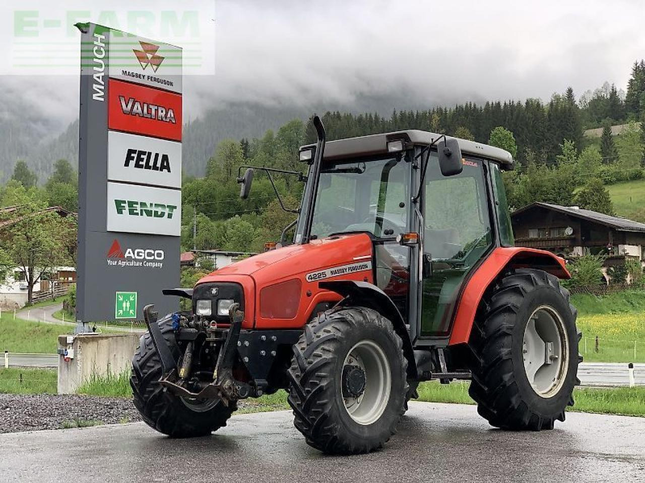Massey Ferguson 4225-4 - Traktör: fotoğraf 1 Massey Ferguson 4225-4 - Traktör: fotoğraf 1