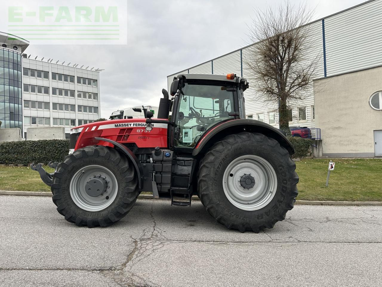 Massey Ferguson mf 8737 - Traktör: fotoğraf 4 Massey Ferguson mf 8737 - Traktör: fotoğraf 4