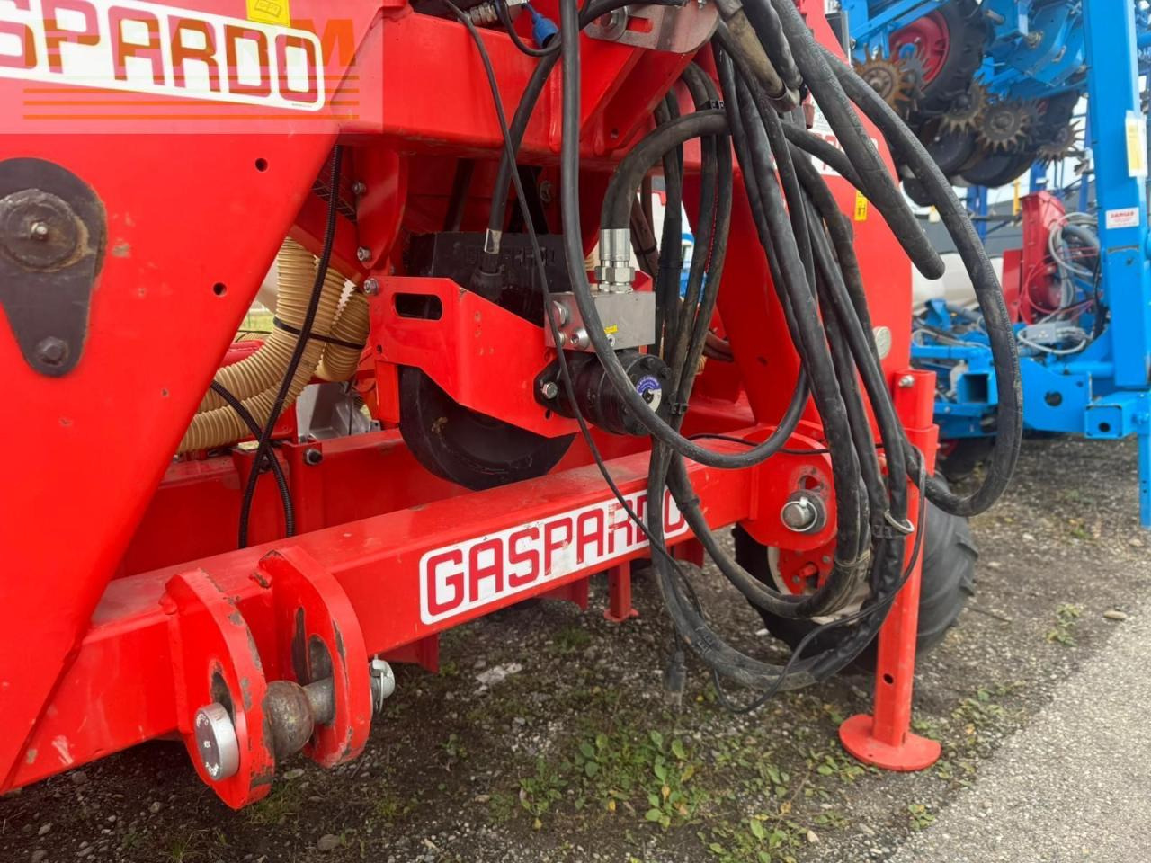 Mustang manta 12 x 50 - Hassas ekim makinesi: fotoğraf 5 Mustang manta 12 x 50 - Hassas ekim makinesi: fotoğraf 5