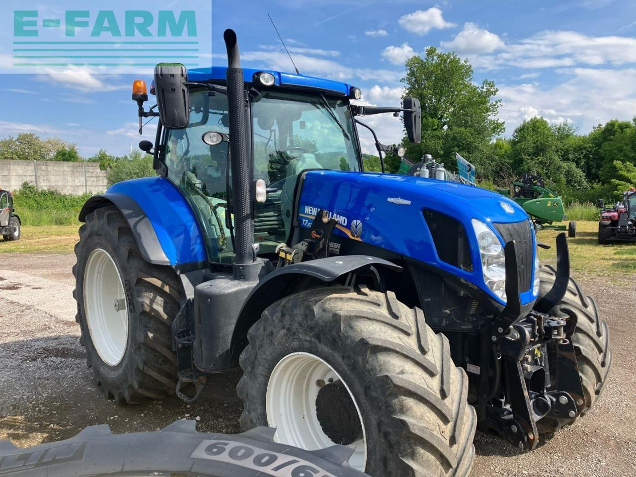 New Holland T7.220 - Traktör: fotoğraf 4 New Holland T7.220 - Traktör: fotoğraf 4