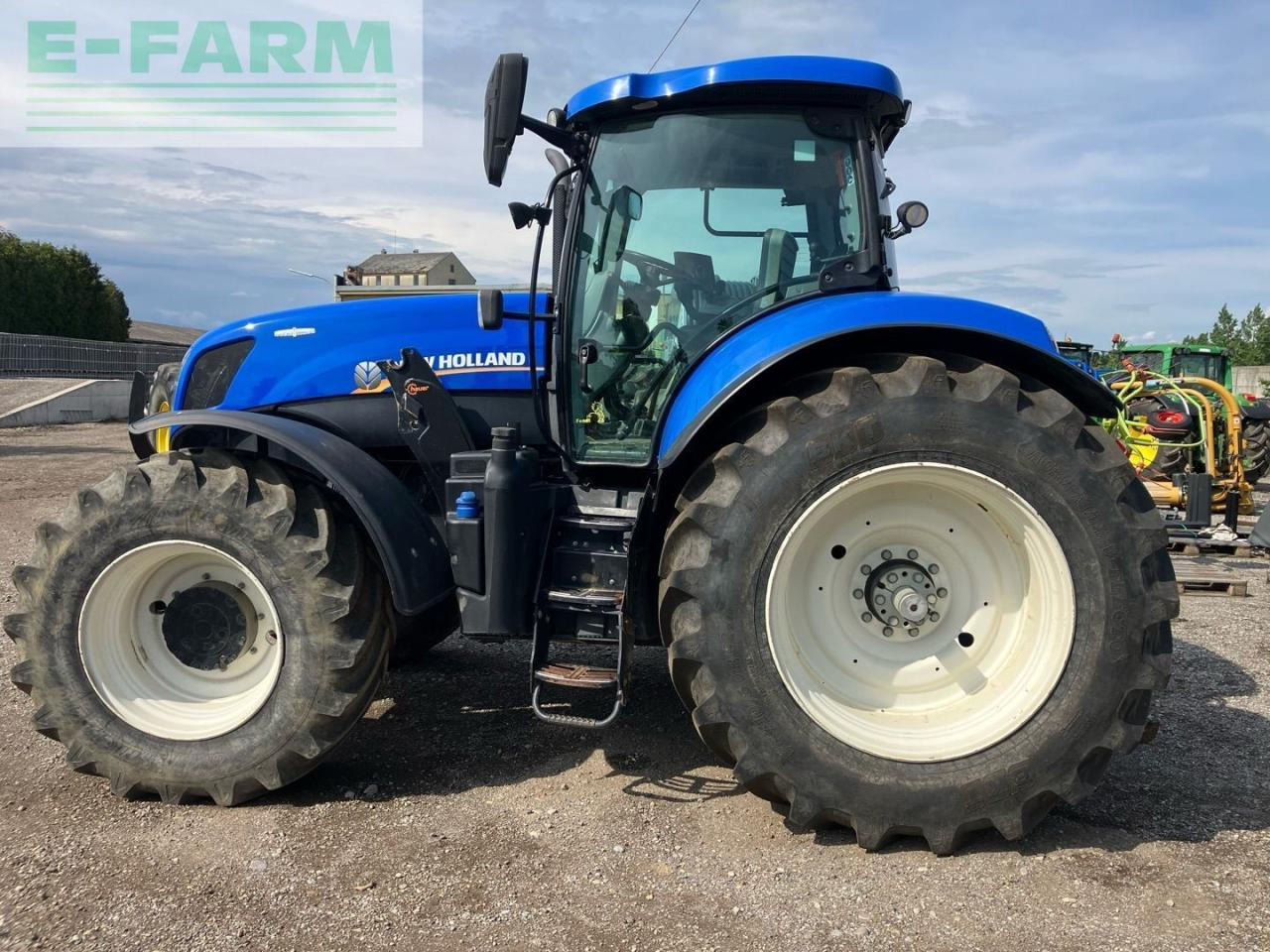 New Holland T7.220 - Traktör: fotoğraf 2 New Holland T7.220 - Traktör: fotoğraf 2