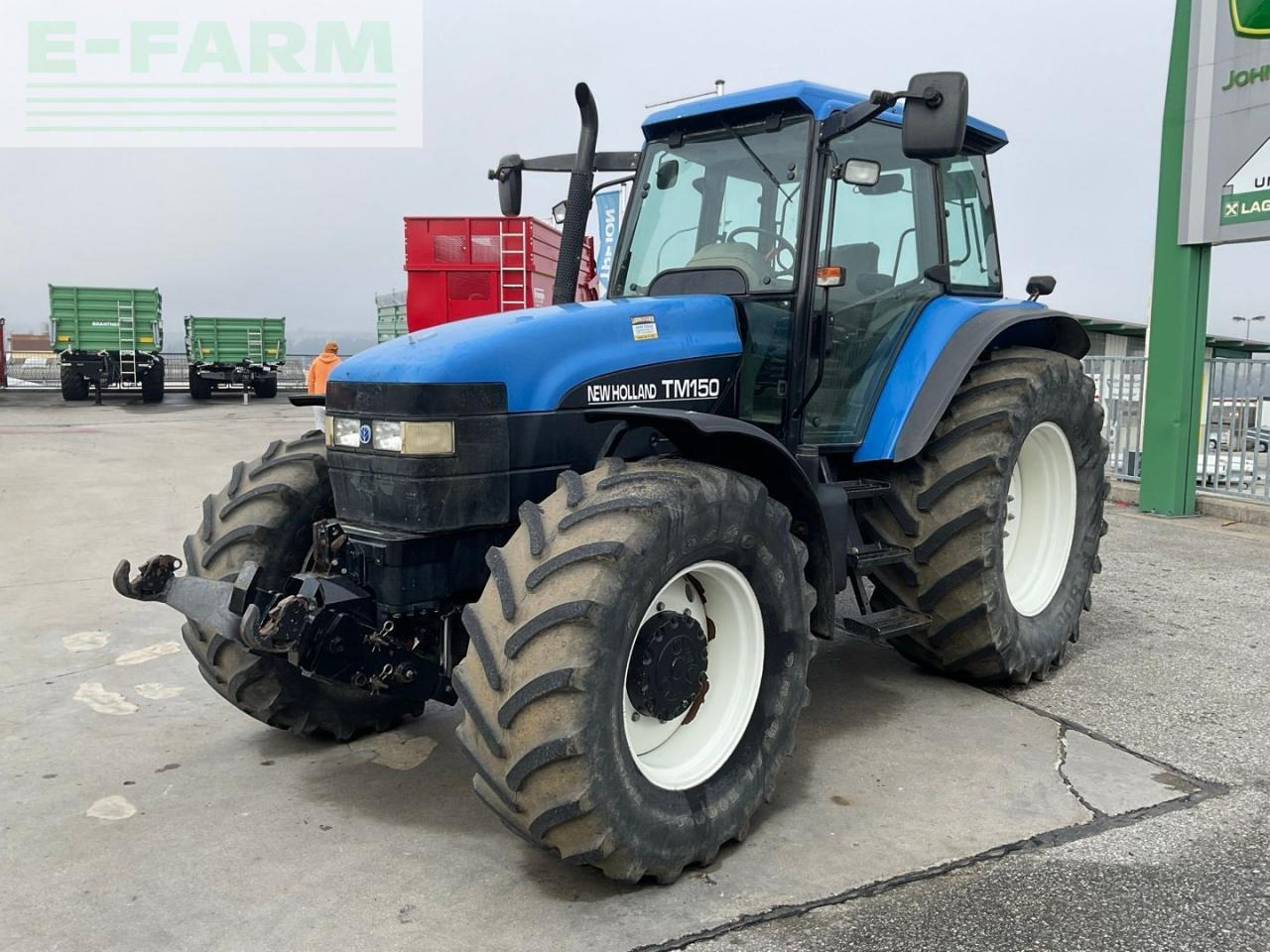 New Holland TM 150 - Traktör: fotoğraf 1 New Holland TM 150 - Traktör: fotoğraf 1