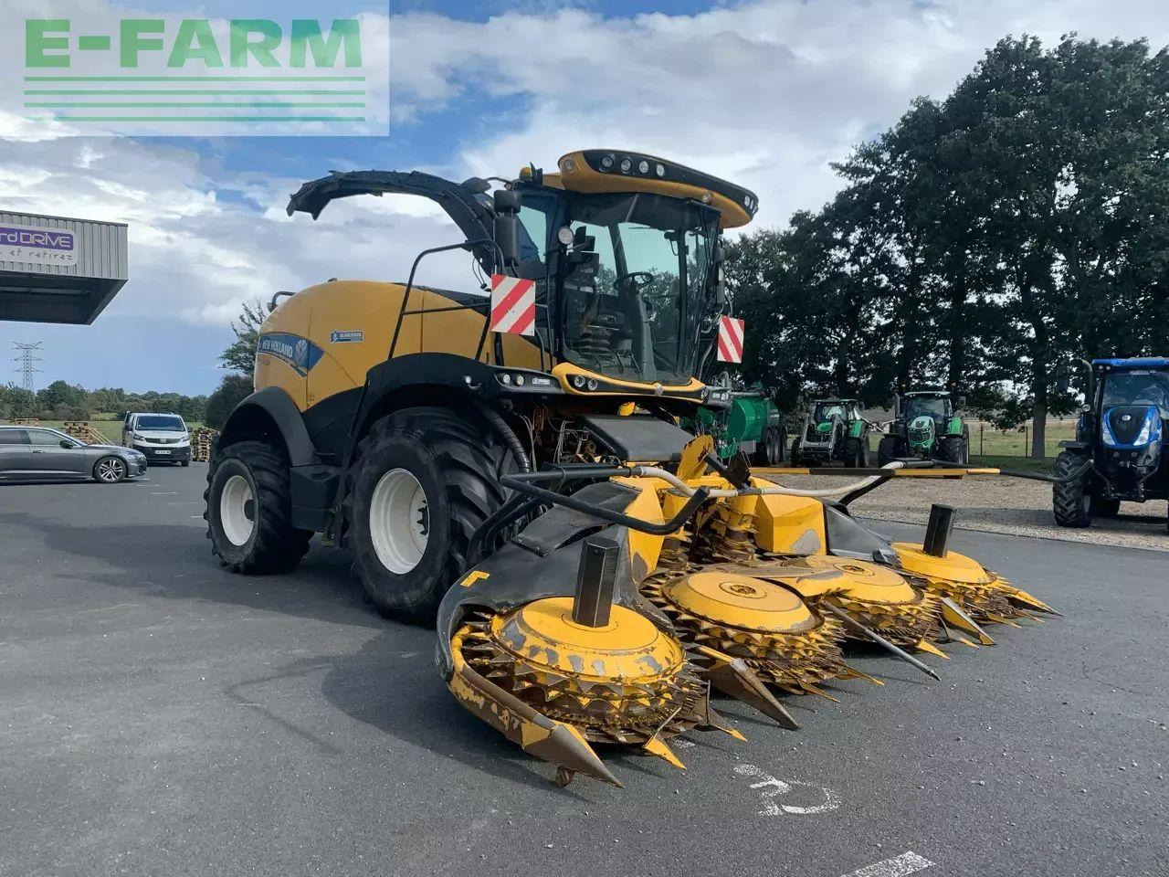 New Holland fr 550 - Silaj makinesi: fotoğraf 2 New Holland fr 550 - Silaj makinesi: fotoğraf 2
