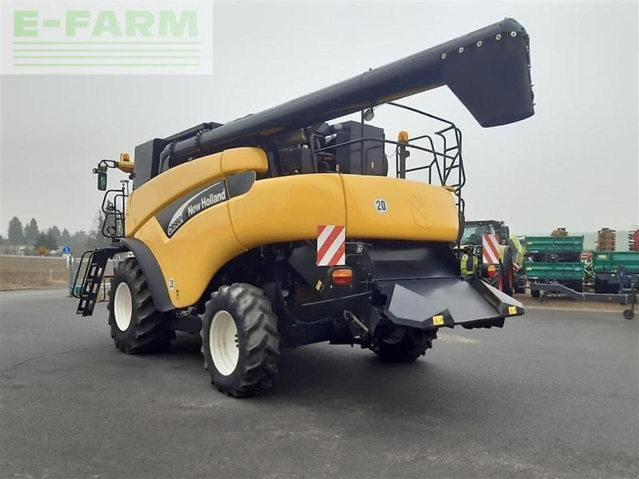 New Holland gebr. mähdrescher new holland - Biçerdöver: fotoğraf 2 New Holland gebr. mähdrescher new holland - Biçerdöver: fotoğraf 2